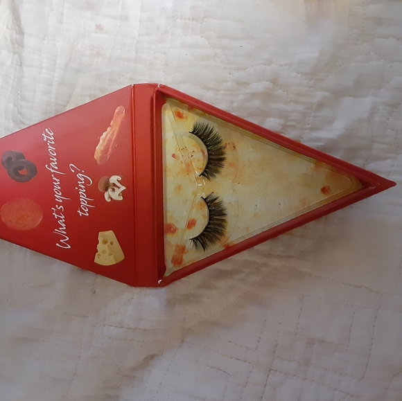 Glamlite eyelashes - Picture 2 of 2